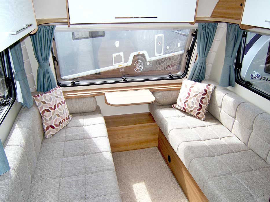 A general overview of the Pursuit 400/2 Front Lounge.